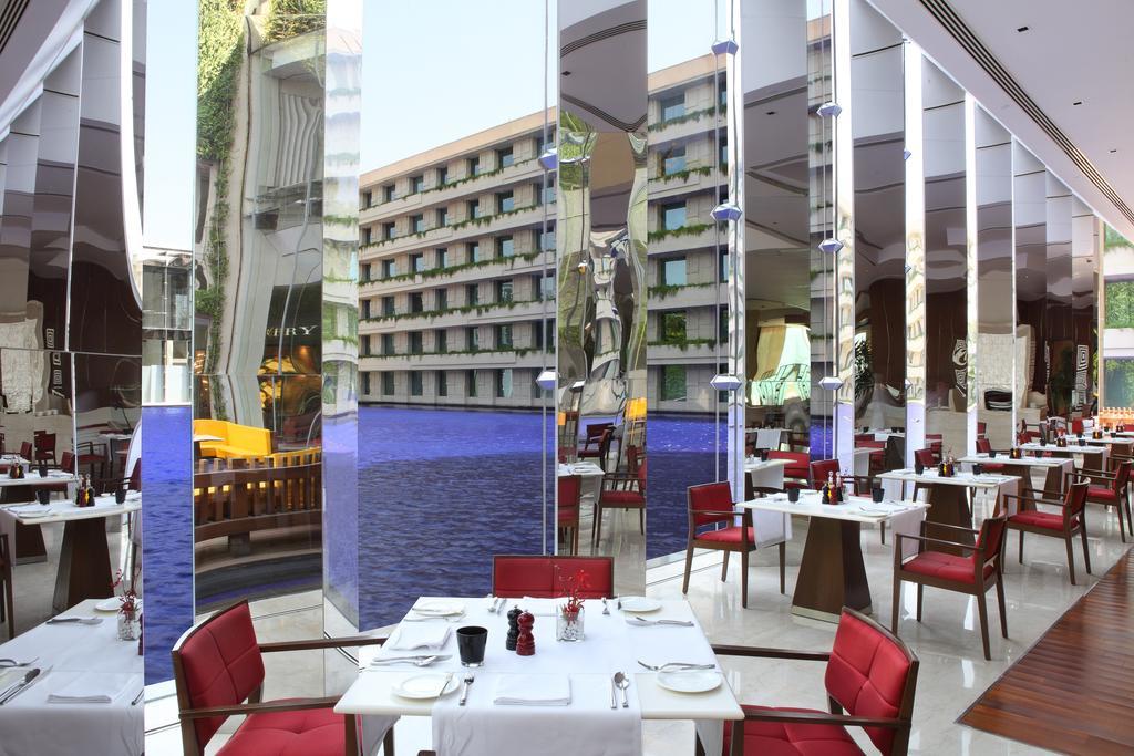 The Oberoi Gurgaon Hotel Exterior photo
