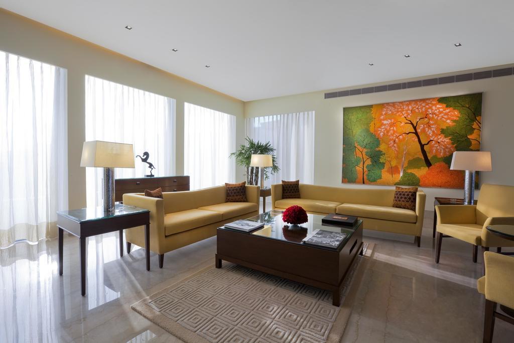 The Oberoi Gurgaon Hotel Exterior photo