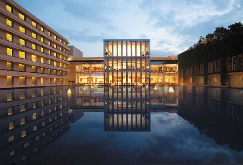 The Oberoi Gurgaon Hotel Exterior photo