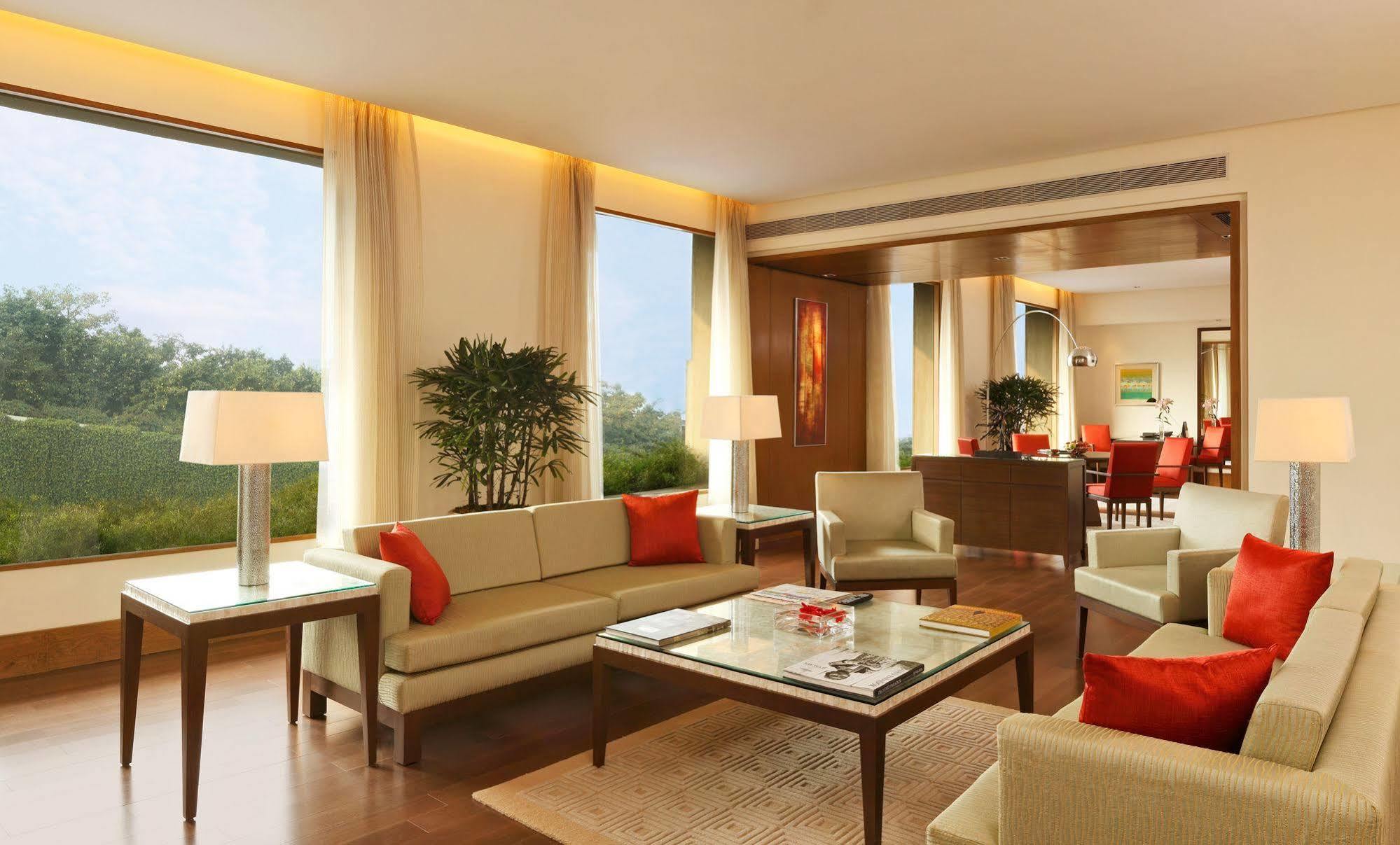 The Oberoi Gurgaon Hotel Exterior photo