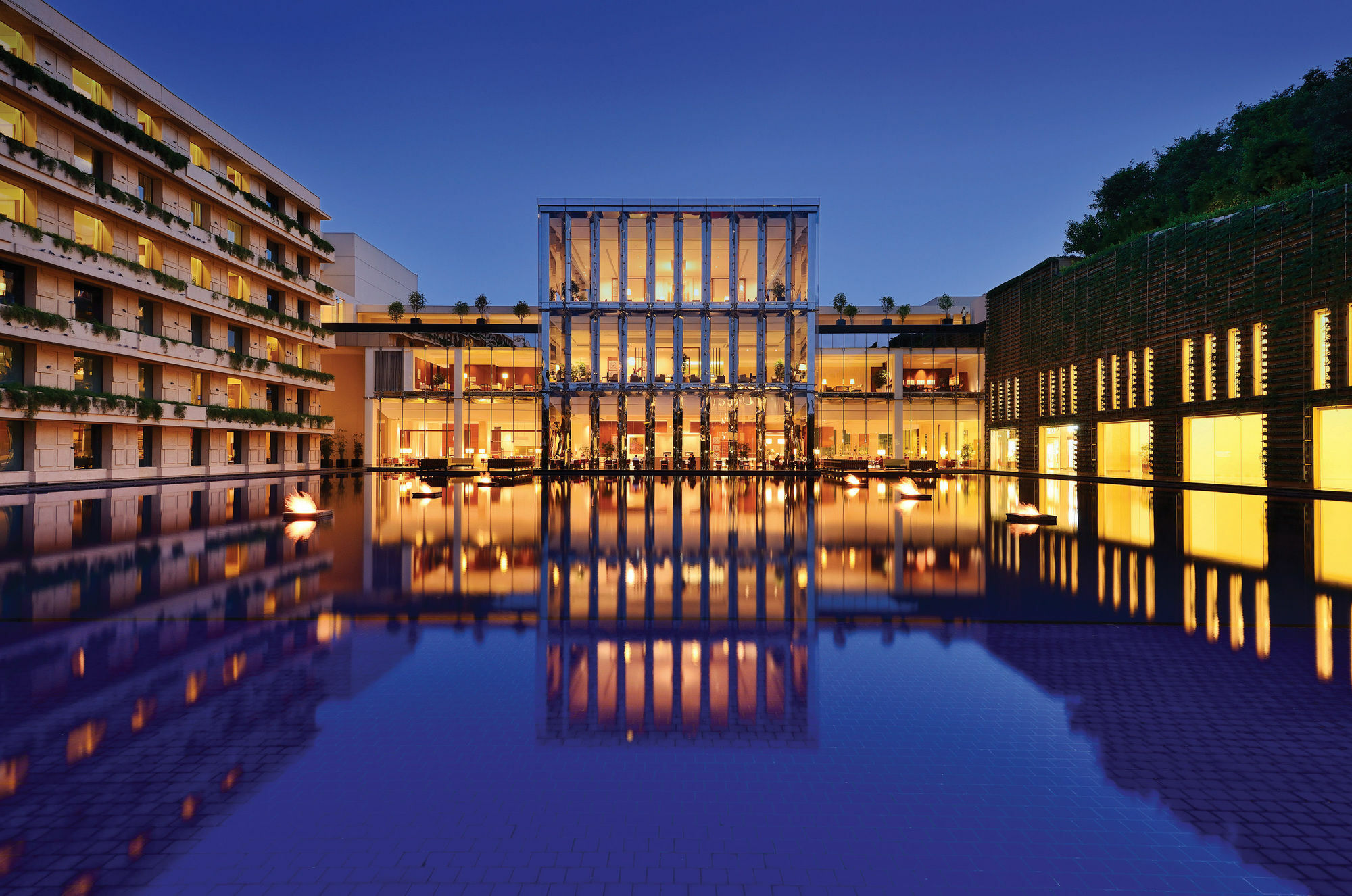 The Oberoi Gurgaon Hotel Exterior photo