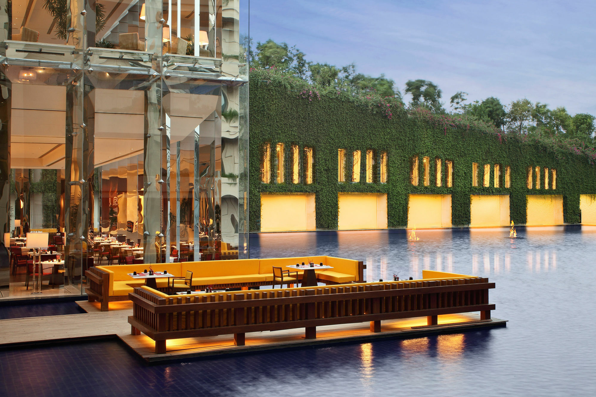 The Oberoi Gurgaon Hotel Exterior photo